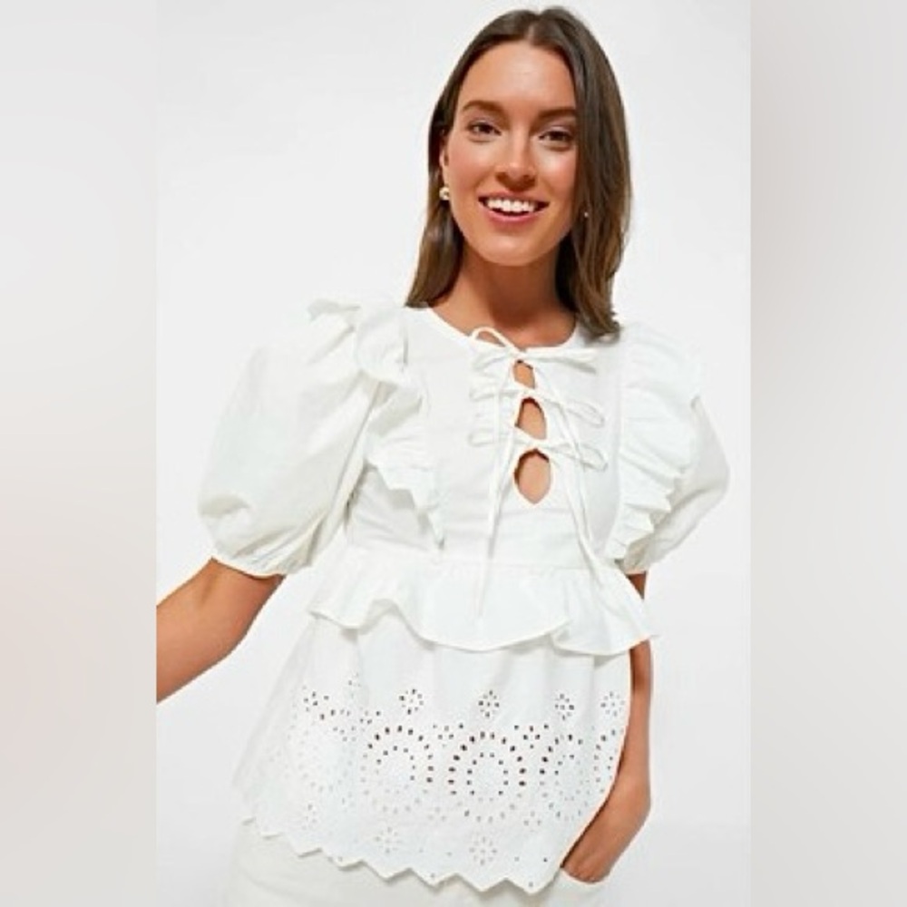 Moon River Tuckernuck Exclusive Ruffle Eyelet Top